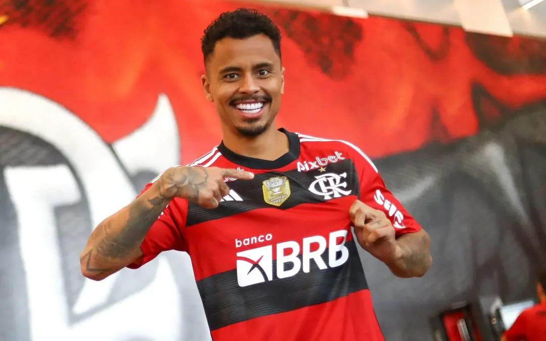 Flamengo e São Paulo debatem troca de volantes