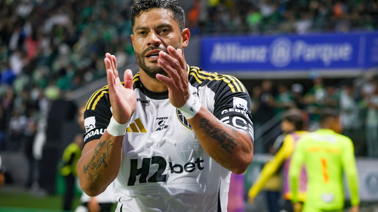 Hulk brilha e garante vitória emocionante do Atlético Mineiro