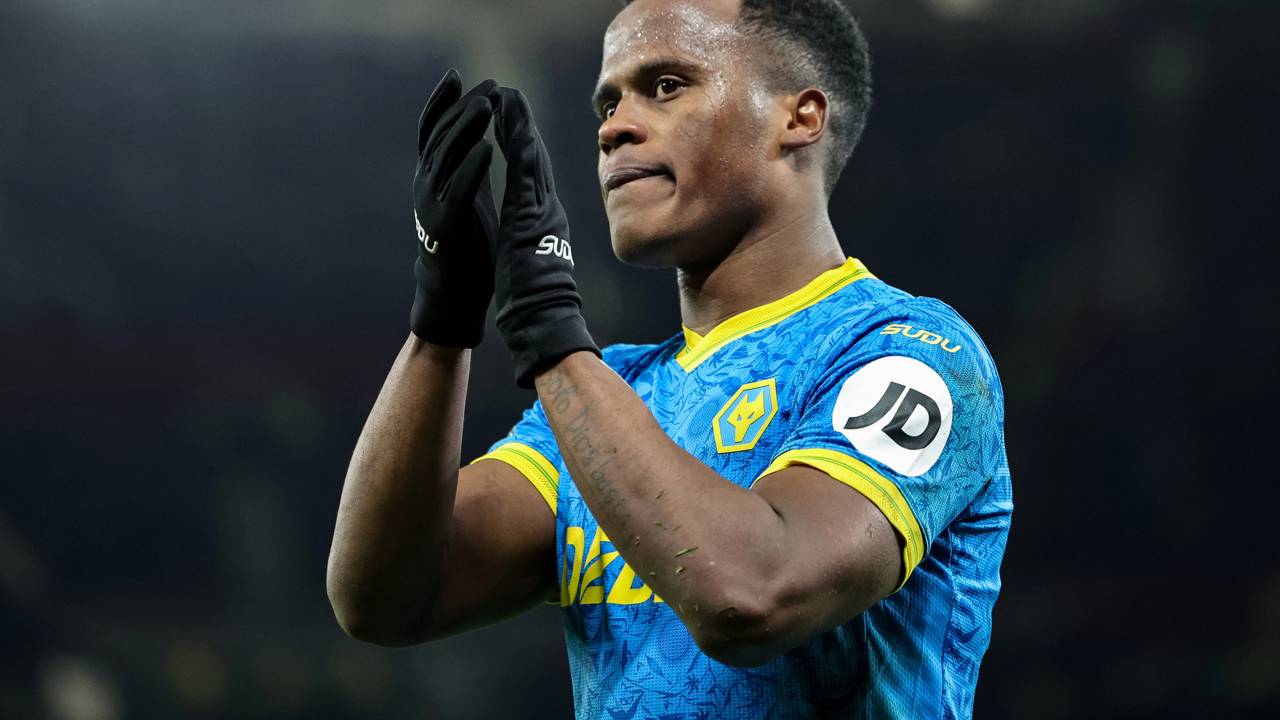 Jhon Arias decide ficar na Premier League e descarta retorno imediato ao Brasil
