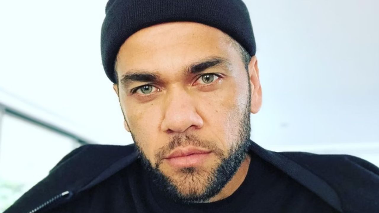 Justiça determina que ex-esposa de Daniel Alves preste contas de uma década do patrimônio do atleta