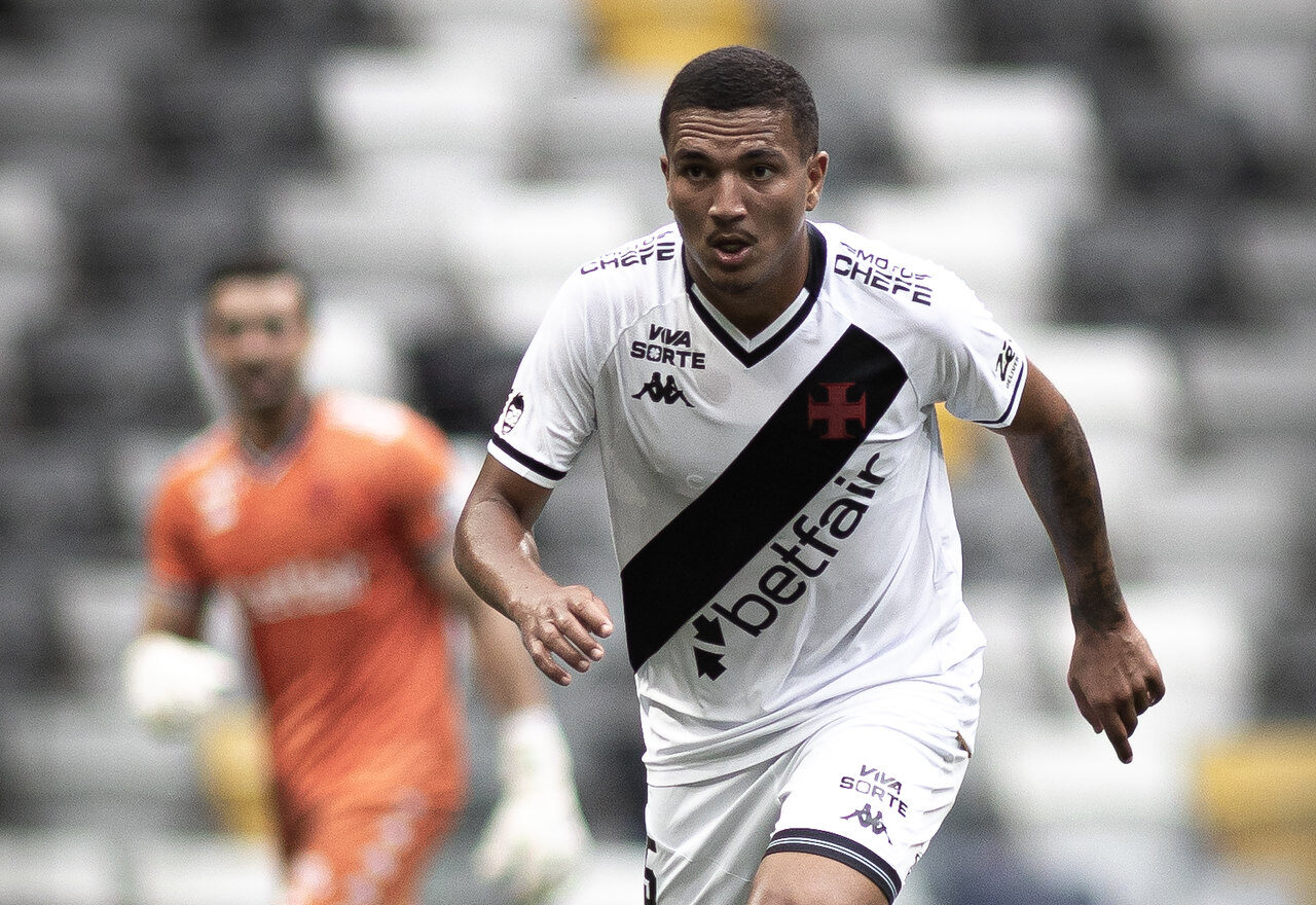 Mateus Carvalho, do Vasco, passa por cirurgia e não tem previsão de retorno aos gramados