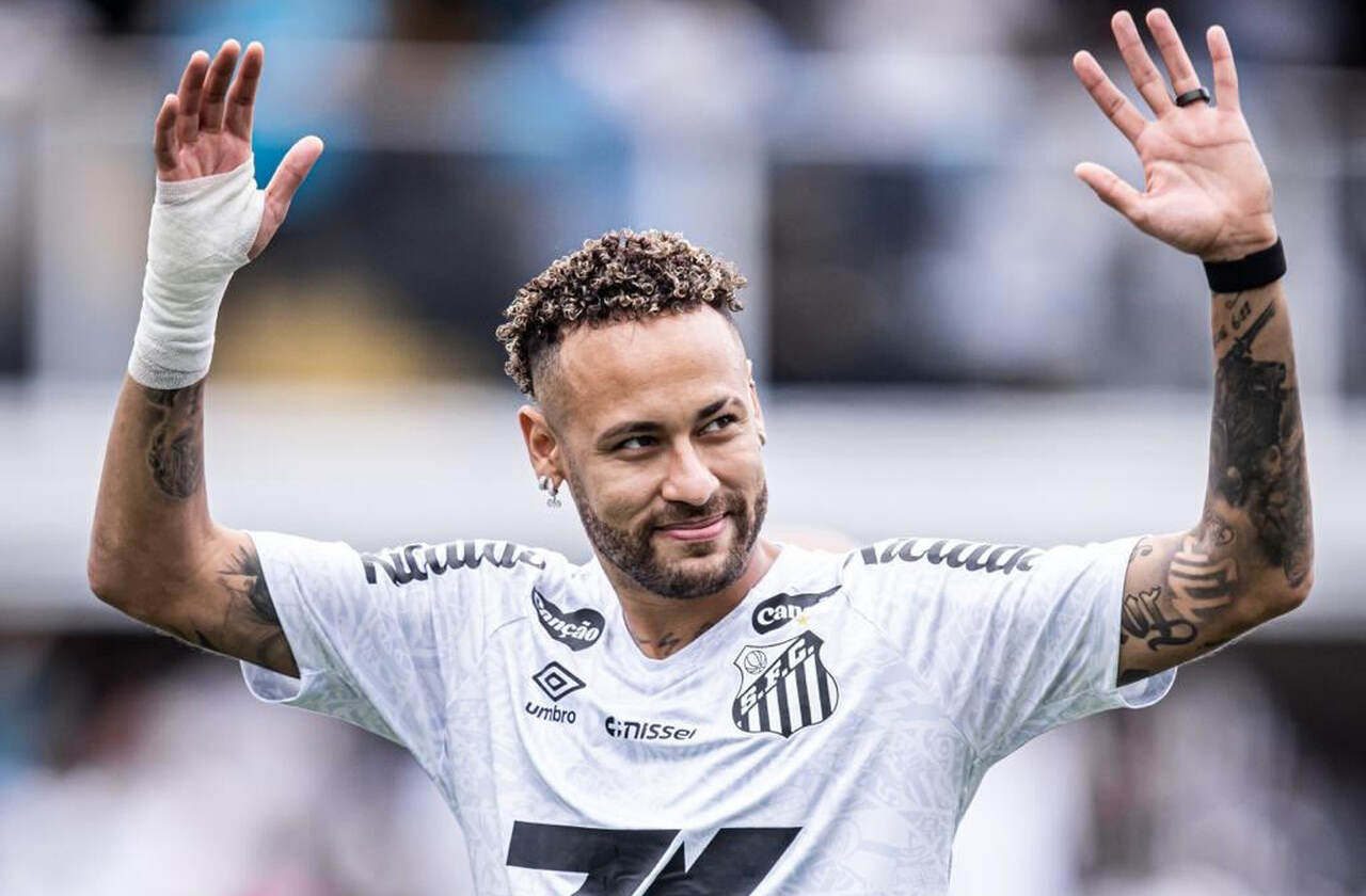 Neymar renova contrato com o Santos até o fim de 2026