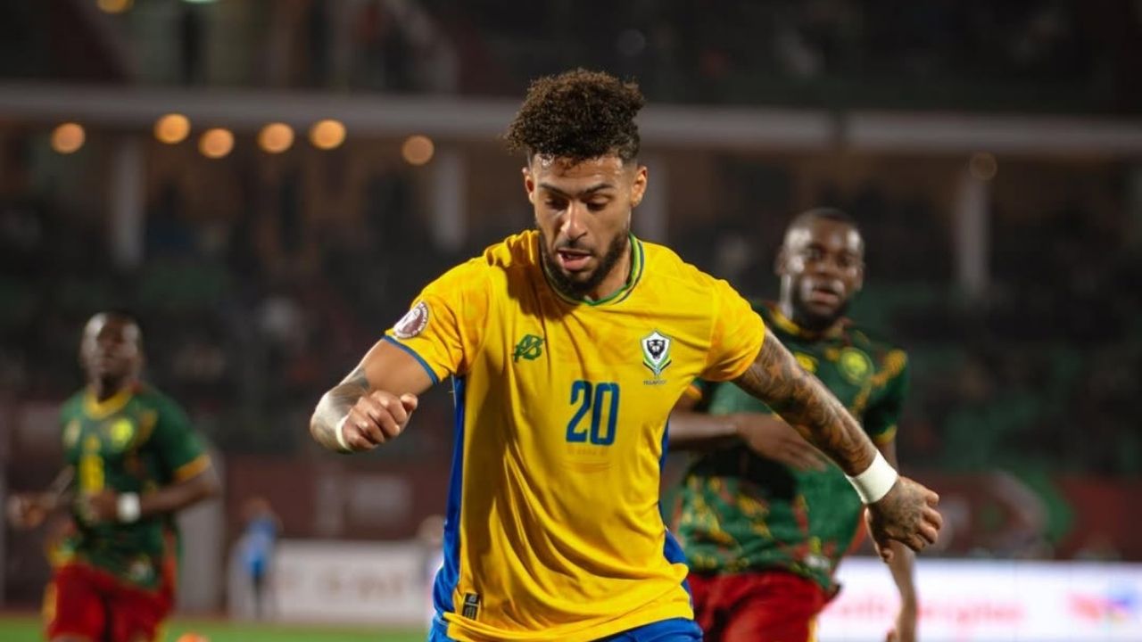 Após Arias sair do radar, Fluminense volta a negociar com Bouanga