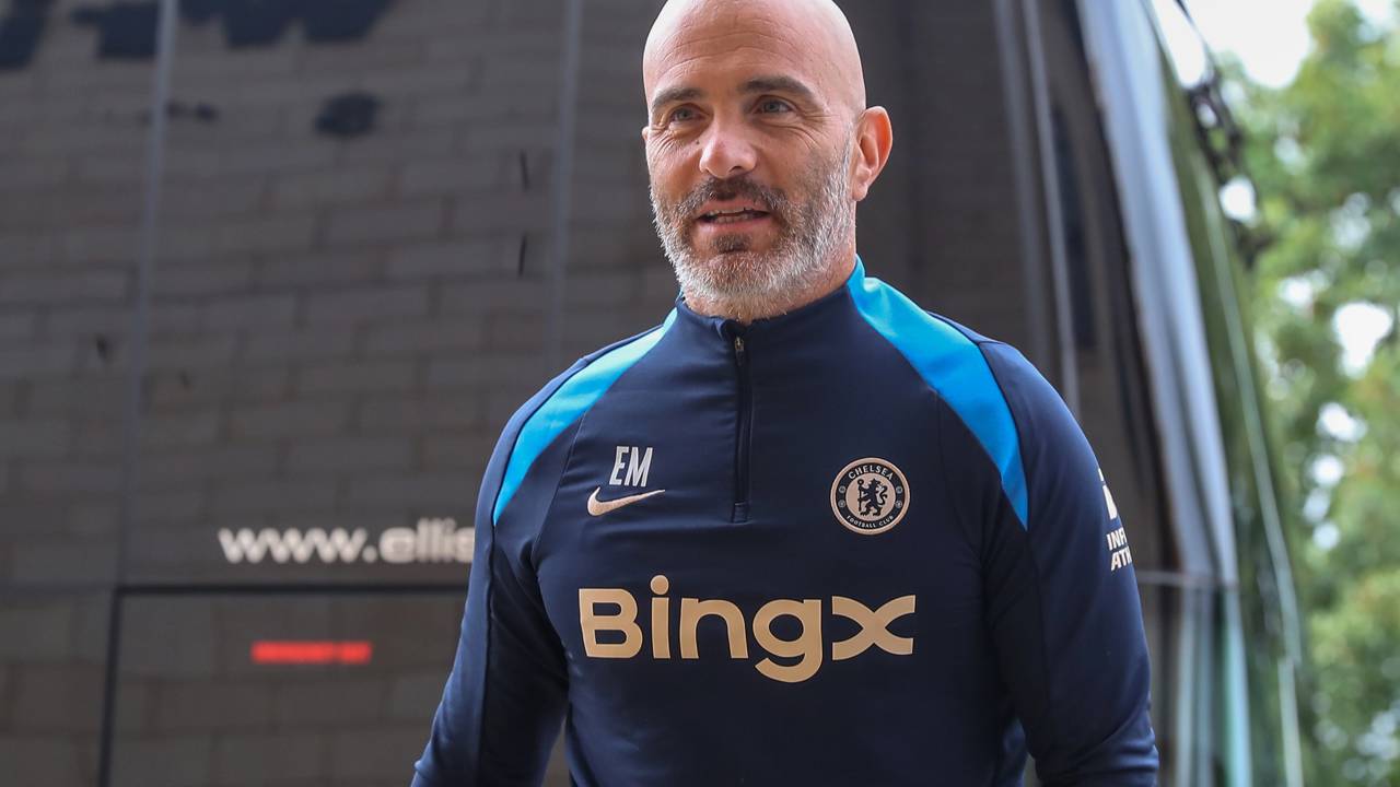 Campeão do novo Mundial de Clubes pelo Chelsea avalia retorno ao Leicester em meio a indefinição no mercado