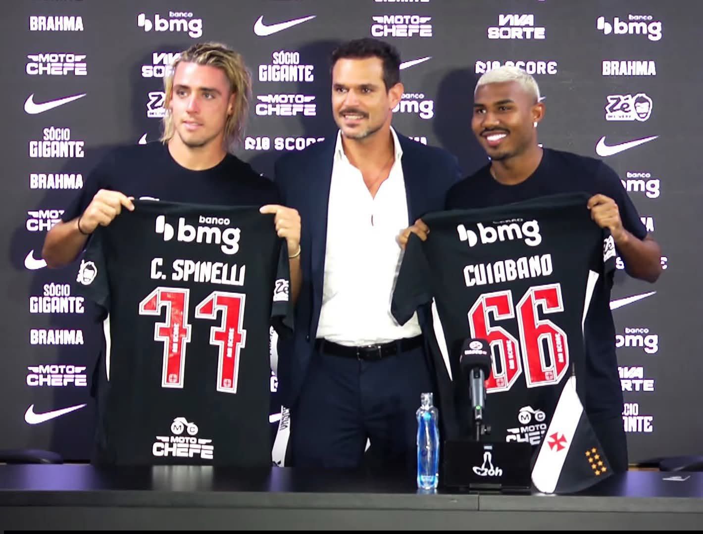 Cuiabano e Spinelli vestem a camisa do Vasco e animam torcida