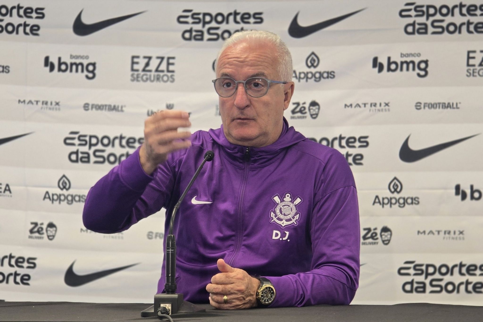 Dorival Júnior desabafa sobre seleção brasileira após título da Supercopa: 'desumano e desleal'