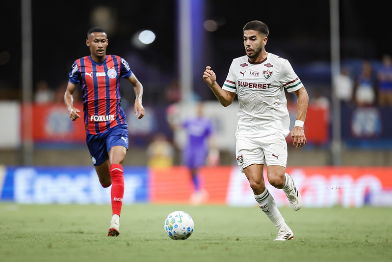 Em duelo de tricolores, Flu sai na frente mas cede empate ao Bahia em Salvador