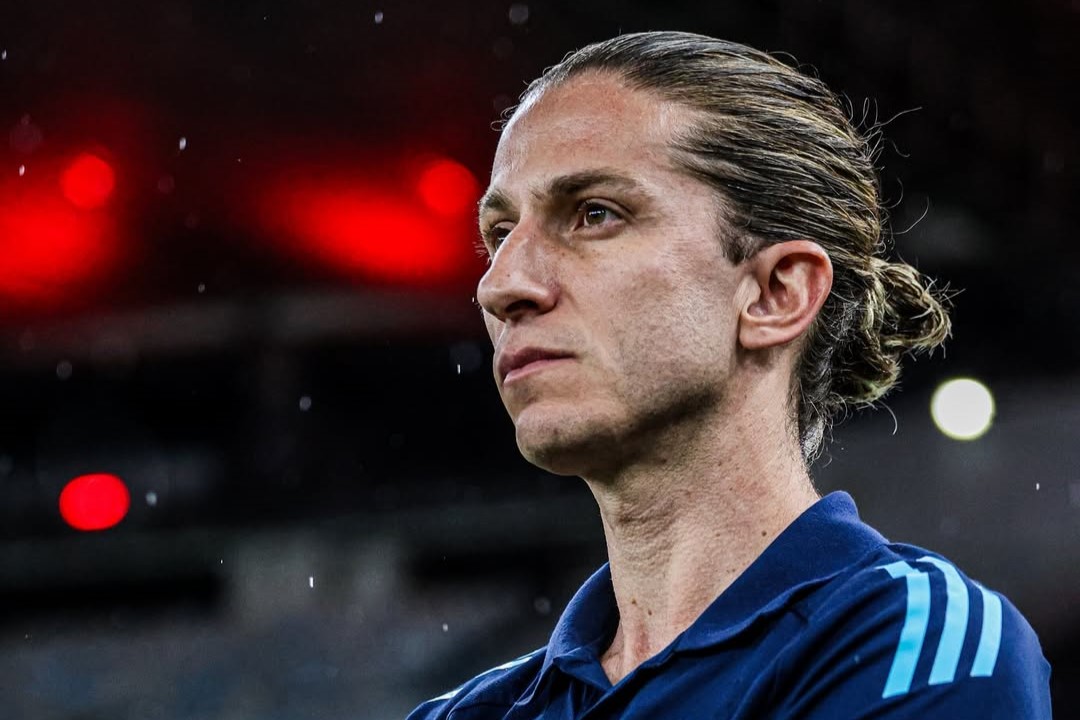 Filipe Luís entra no radar do Atlético em possível pós-Simeone