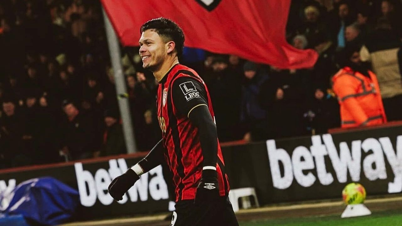 Flamengo sinaliza oferta por atacante brasileiro da Premier League; veja valores