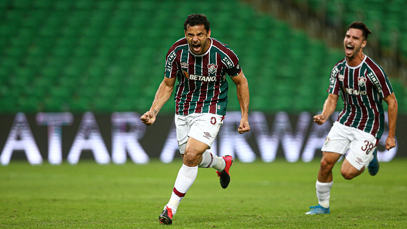 Fred comemora gol de pênalti sobre o Cerro Porteño pela Libertadores