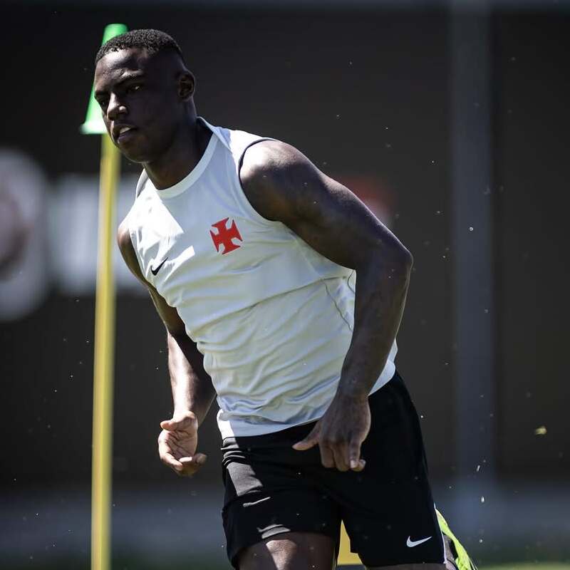 Hinestroza e Brenner devem estrear pelo Vasco contra o Madureira