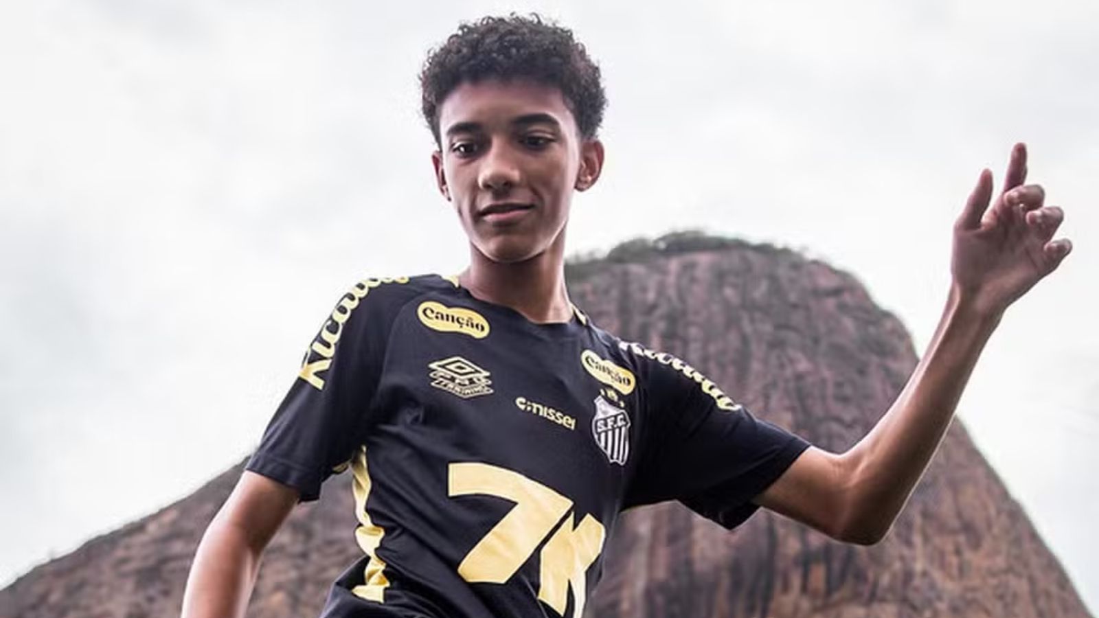 Robinho Jr. avalia saída do Santos após pouco espaço e interesse de gigantes europeus