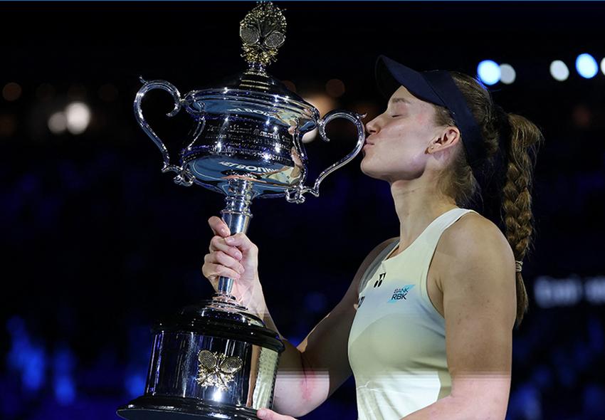 Rybakina vence Sabalenka de virada e conquista primeiro título do Australian Open