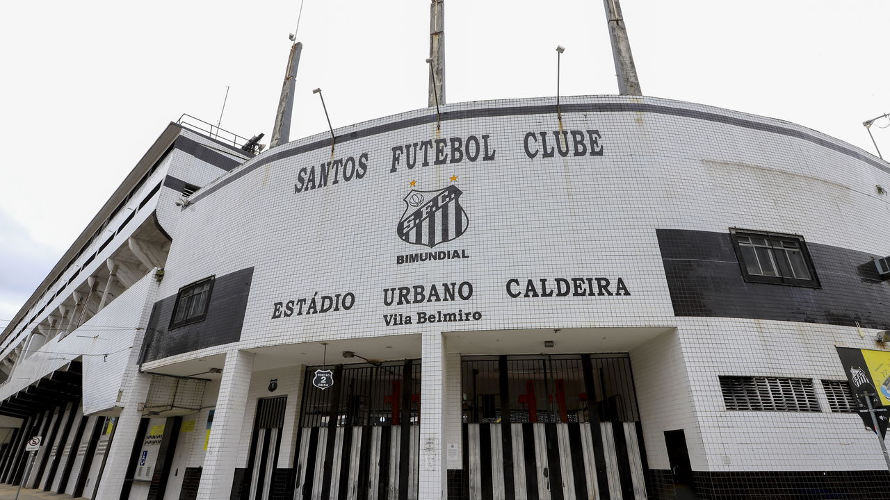Santos sofre novo bloqueio da FIFA e precisa quitar dívida milionária