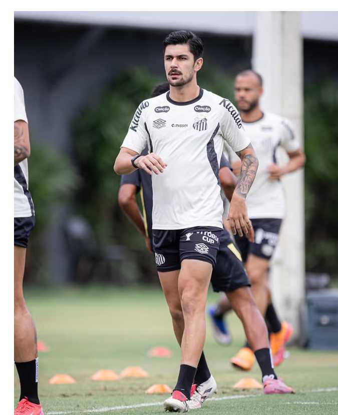 Santos sofre transfer ban e fica impedido de inscrever reforços