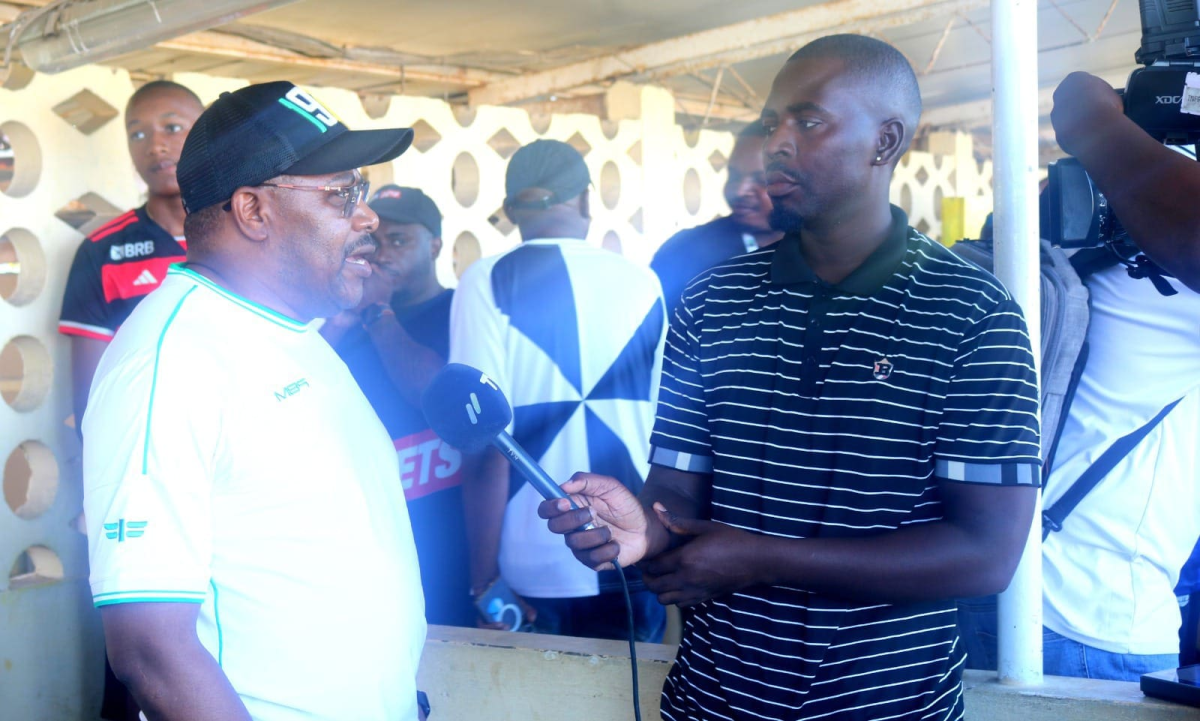 VICENTE IMEDE PRESTIGIA ABERTURA DE TORNEIO DE FUTEBOL NA CIDADE DE MAPUTO