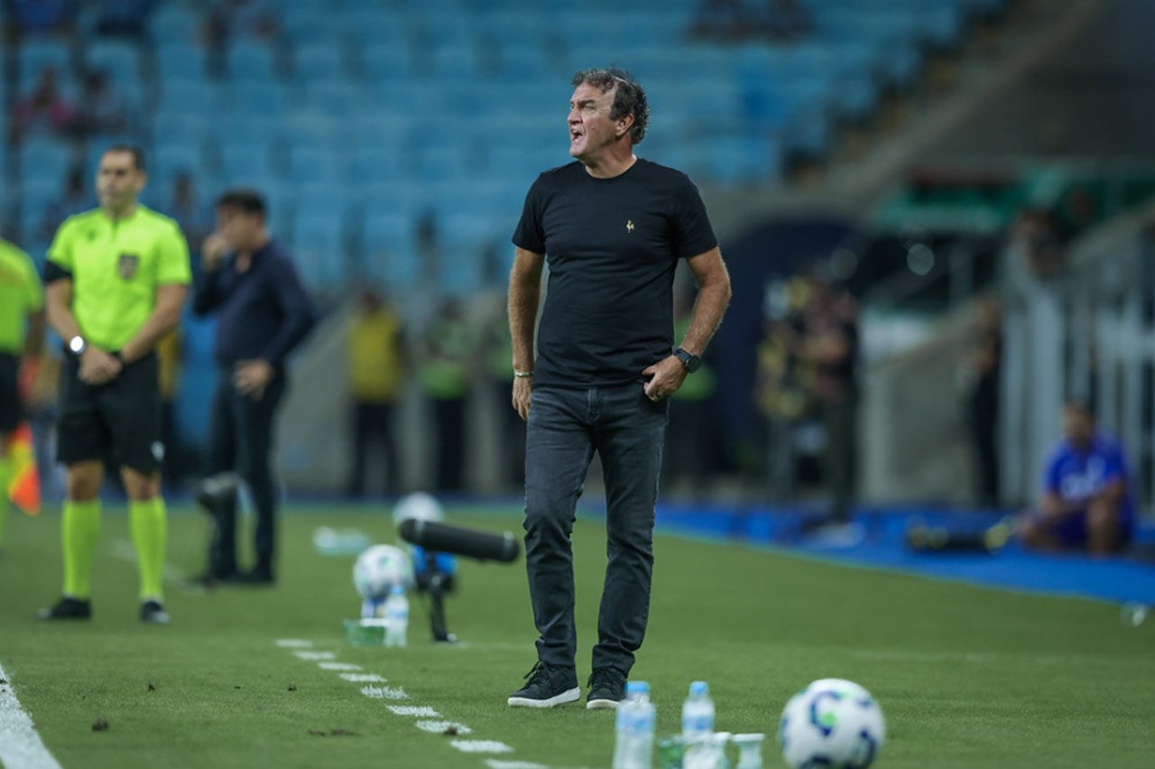 Após demissão de Vojvoda, Santos confirma retorno de Cuca