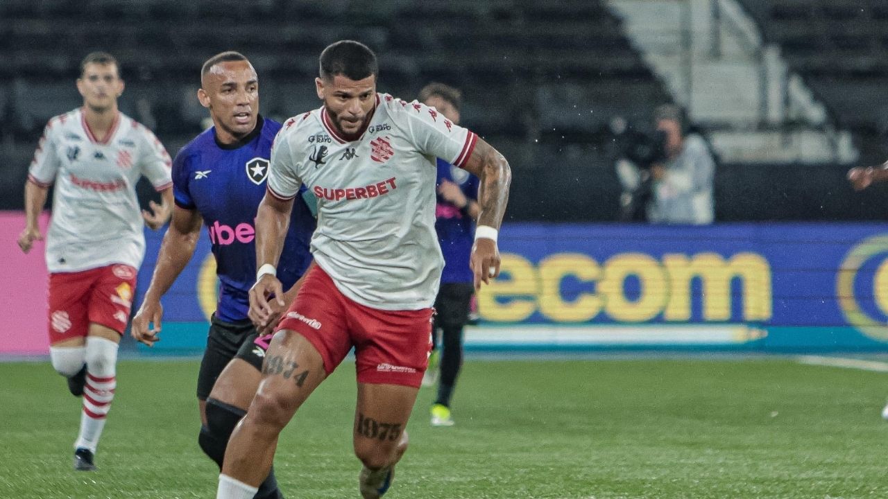 Artilheiro do Carioca, PK dá pista sobre futuro na carreira