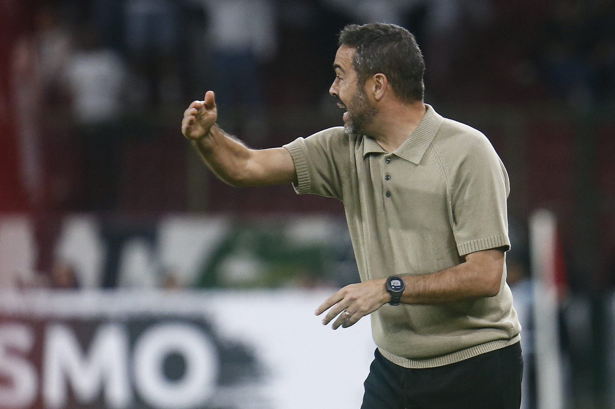 Artur Jorge durante estreia pelo Botafogo