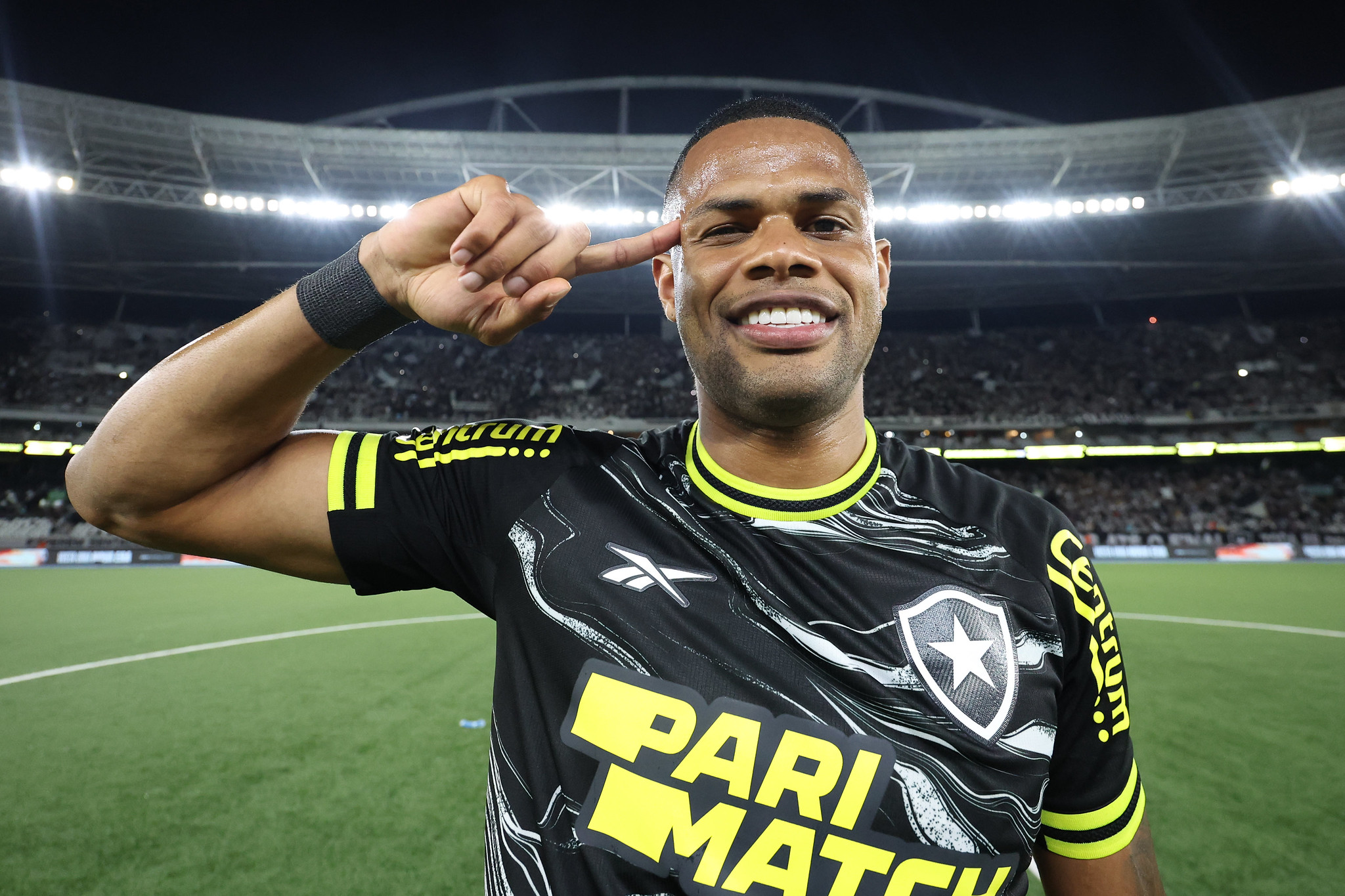 Júnior Santos
