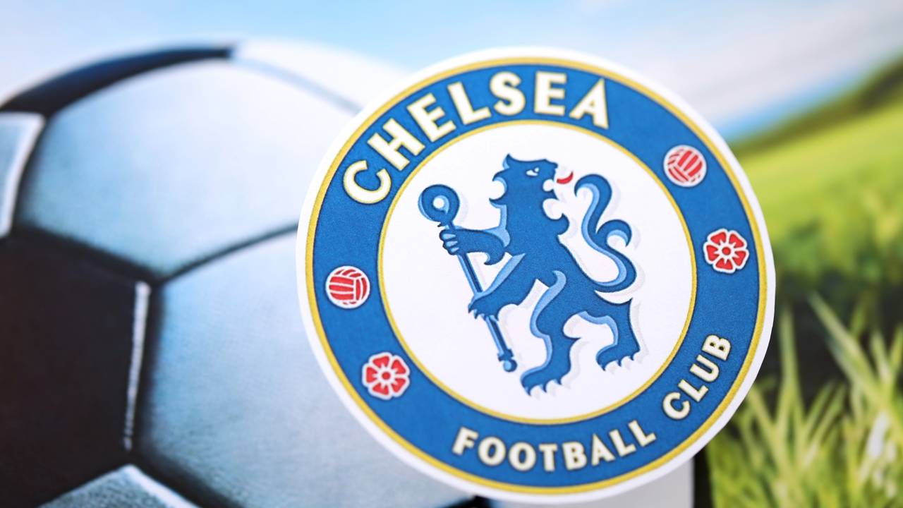 Chelsea prepara oferta milionária por atacante do PSG e agita mercado europeu