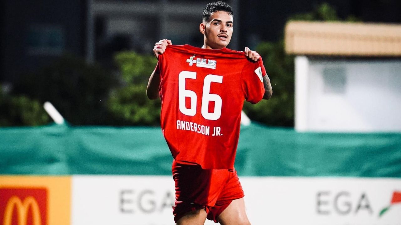 Com 16 participações em gols, brasileiro brilha nos Emirados