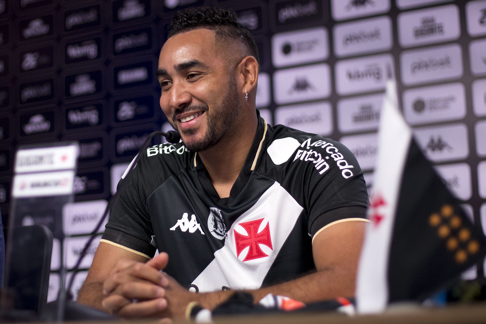 Ex-Vasco anuncia aposentadoria aos 38 e encerra carreira marcada por talento e criatividade