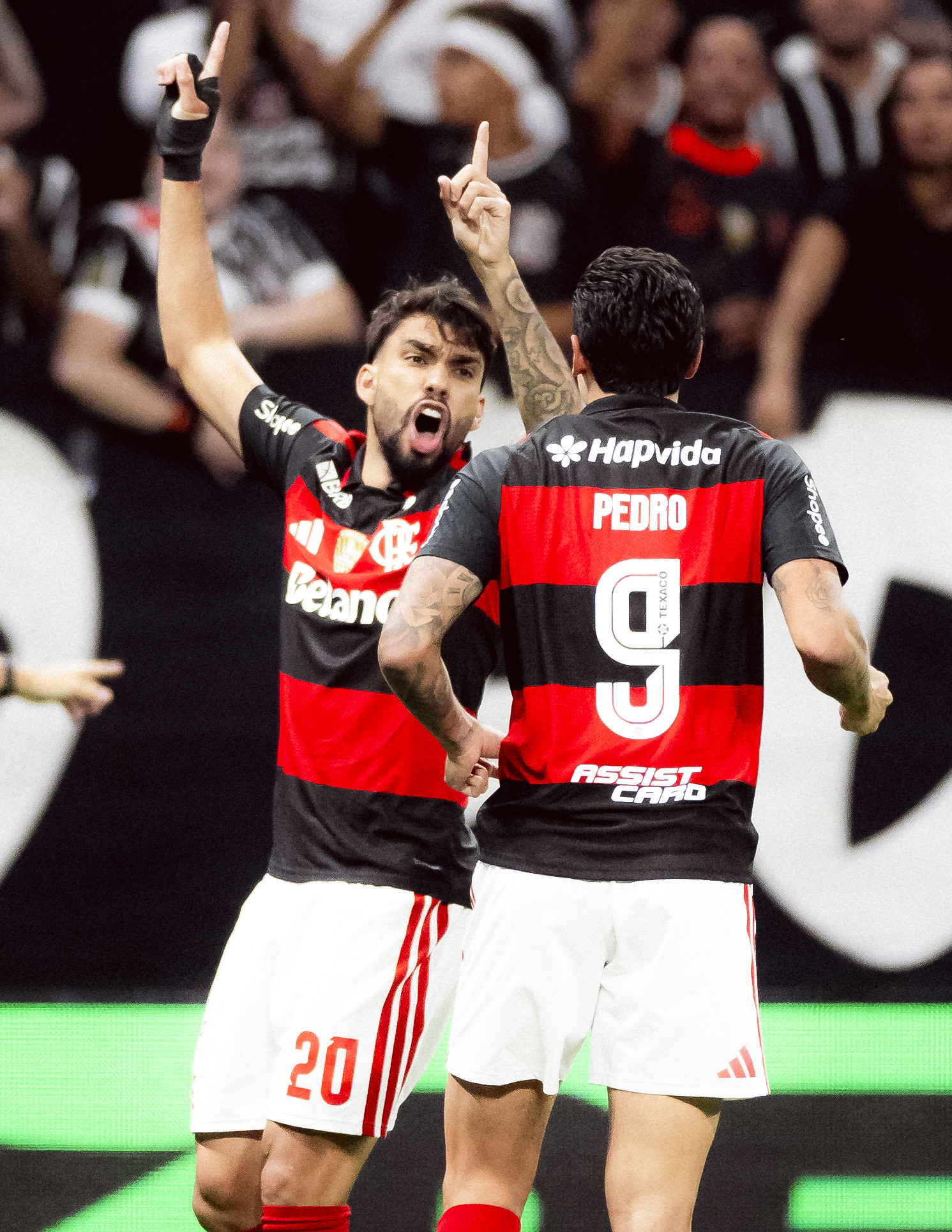 Flamengo faz jogo de superação e traz um ponto de Itaquera