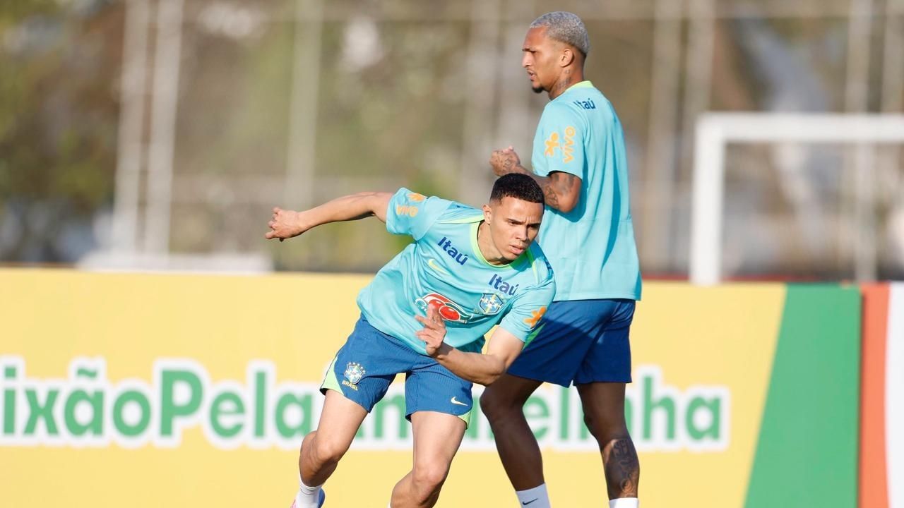 Lateral-direito do Brasil se lesiona e praticamente dá adeus à Copa do Mundo
