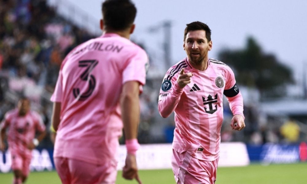 Messi chega a marca de 900 gols na carreira