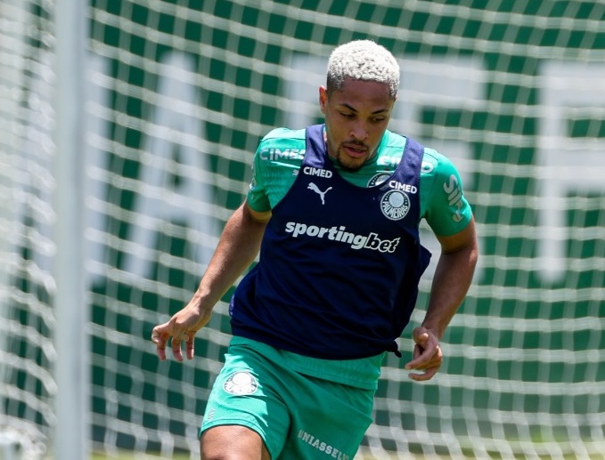 Vitor Roque