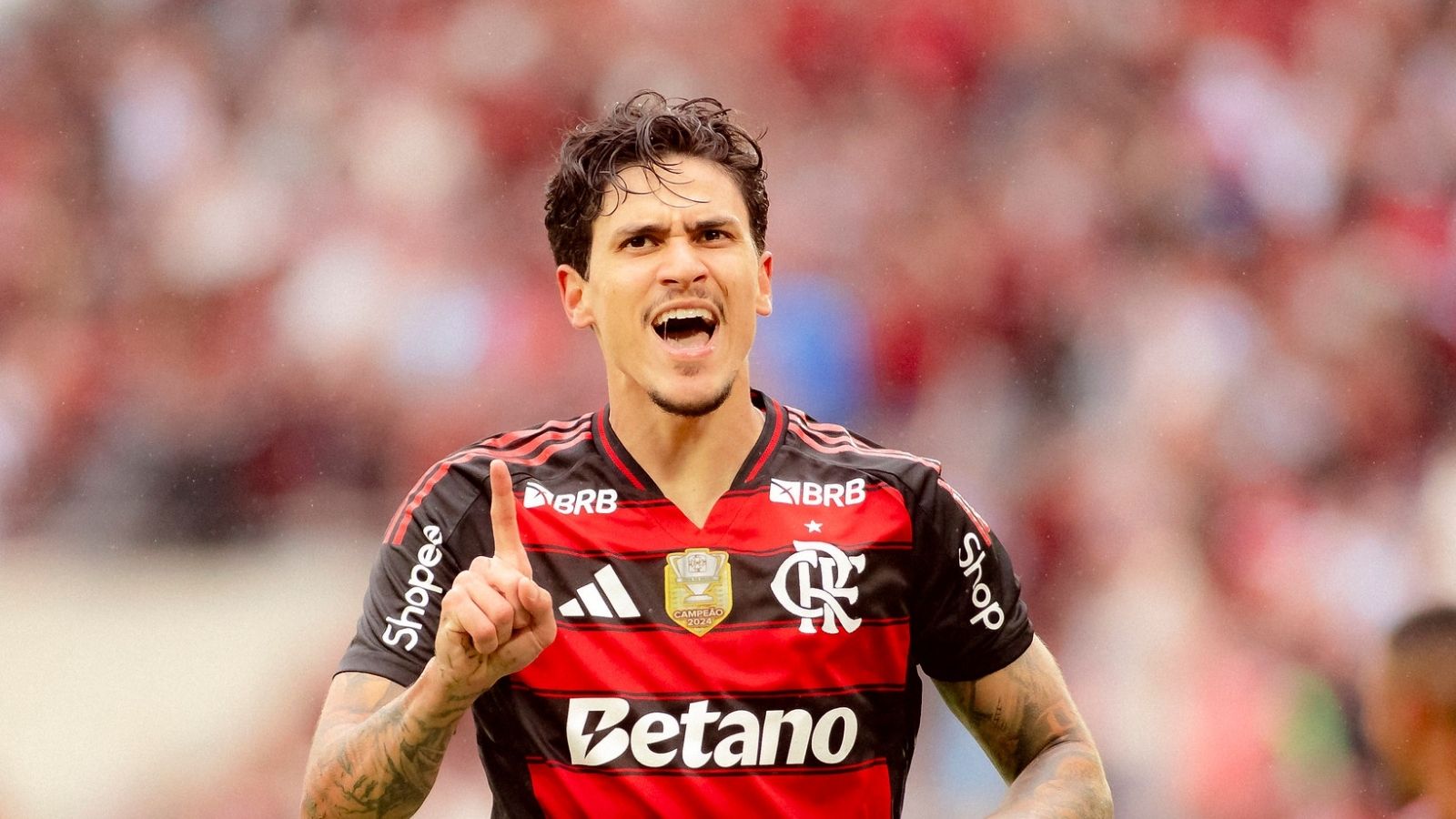 Pedro vive indefinição no Flamengo entre renovação e interesse inglês