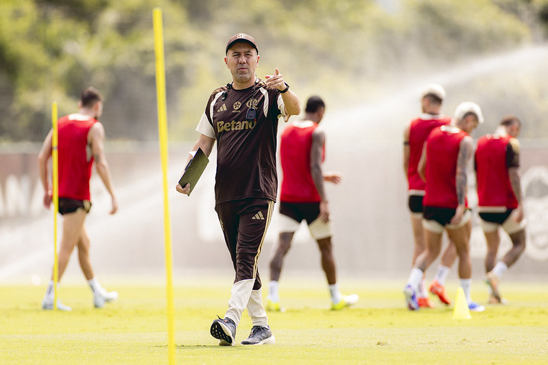 Treino do Flamengo mostra jogadas ensaiadas às vésperas da decisão do Carioca