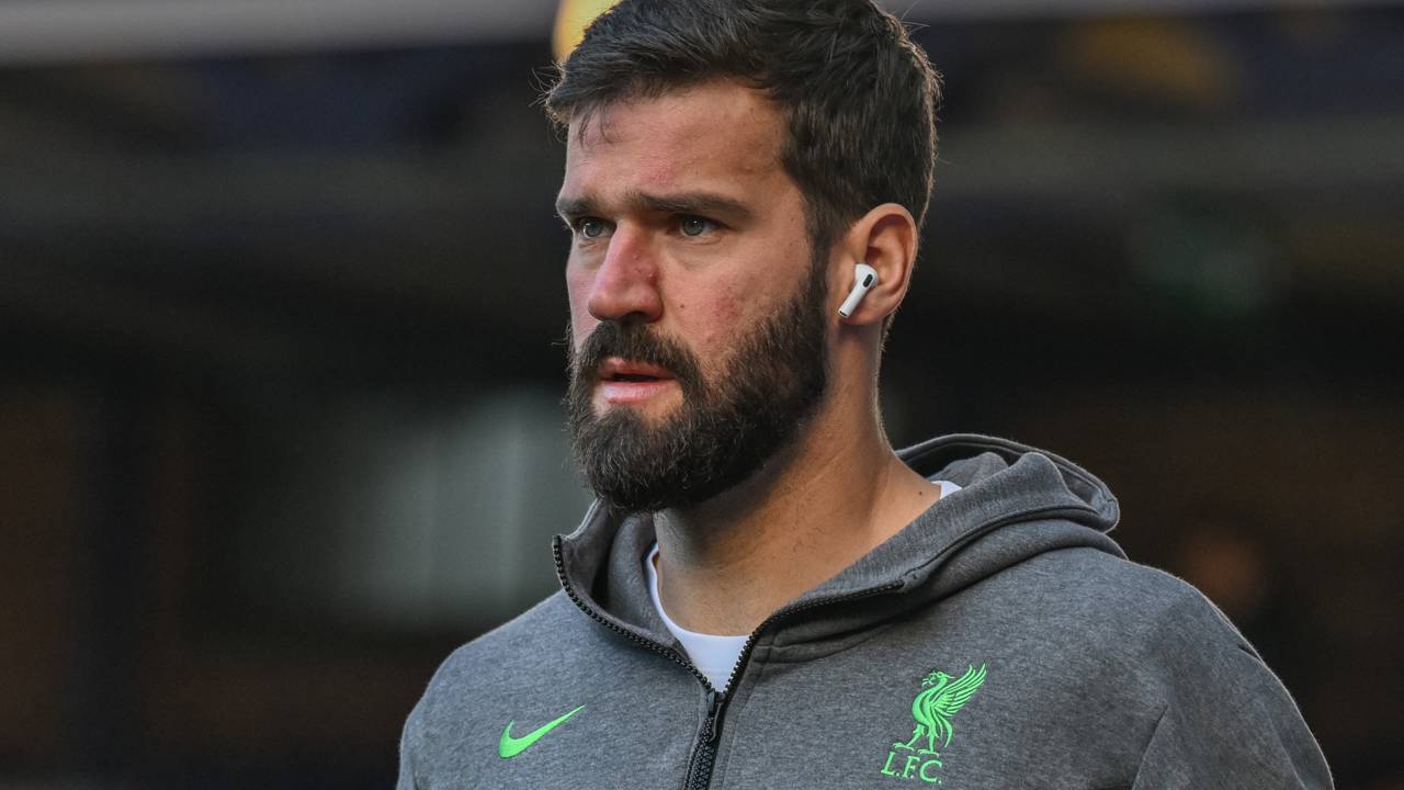 Alisson pode retornar ao futebol italiano em transferência que envolve gigante