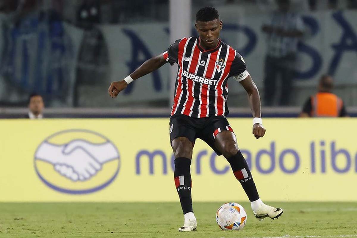 Arboleda 'some' do São Paulo e advogada revela valor que zagueiro tinha no banco