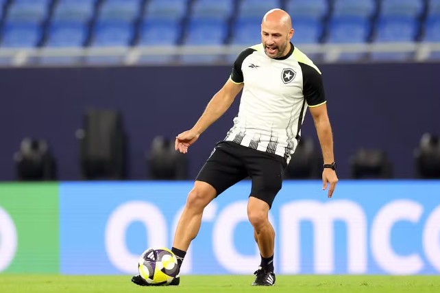Botafogo anuncia Franclim Carvalho como novo técnico para a sequência da temporada