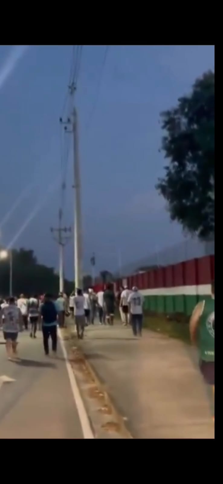 Crise no Fluminense explode e torcida invade CT para cobrar elenco