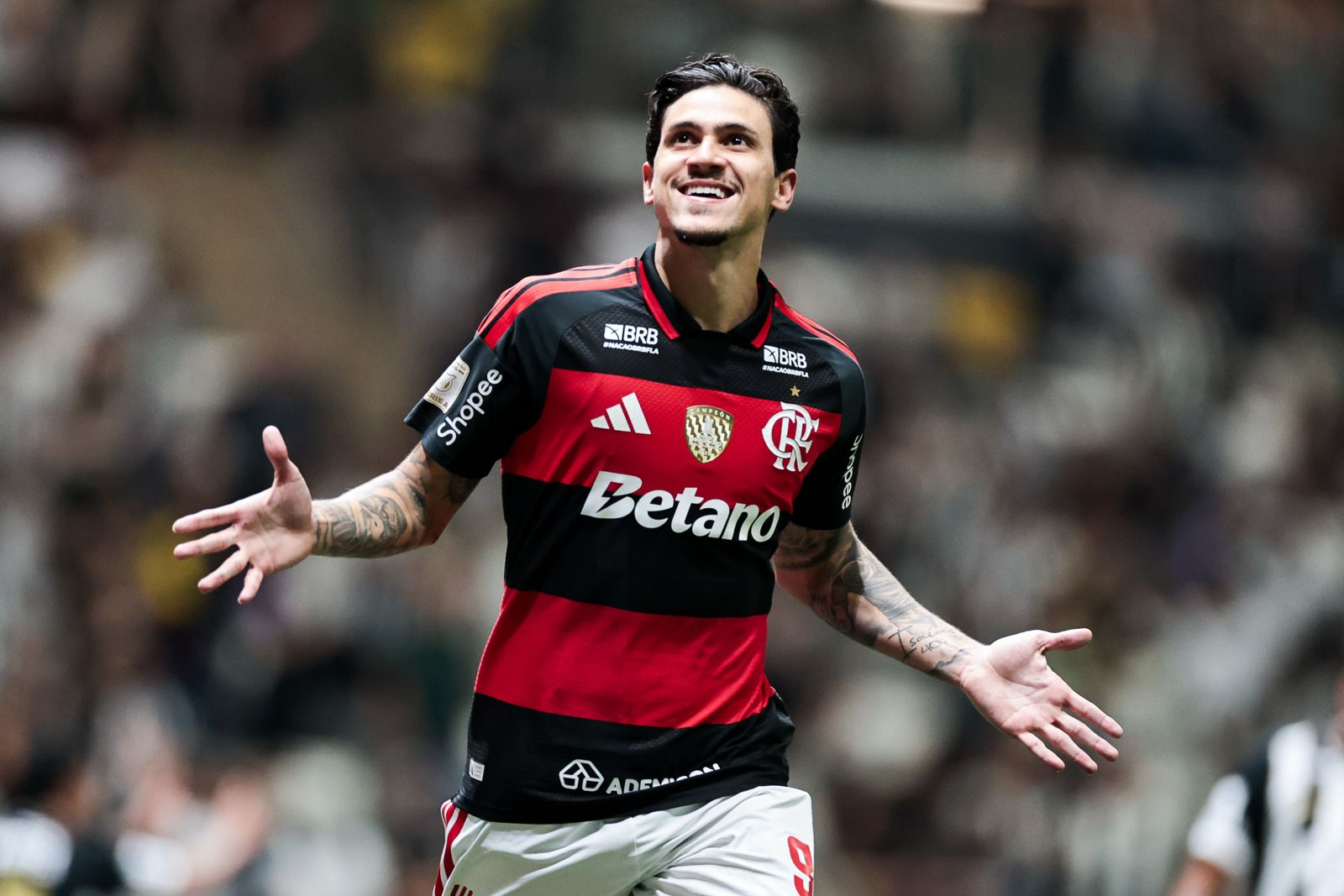 Flamengo goleia o Atlético-MG na Arena MRV e chega a 4ª vitória seguida no Brasileirão