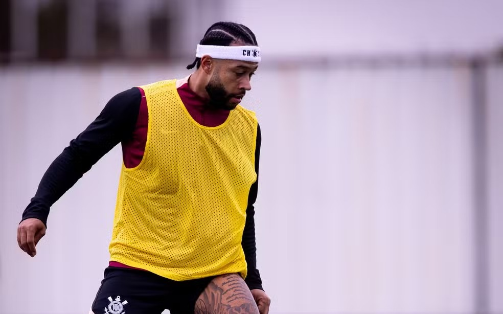 Memphis Depay faz post enigmático em rede social e torcedores do Corinthians reagem