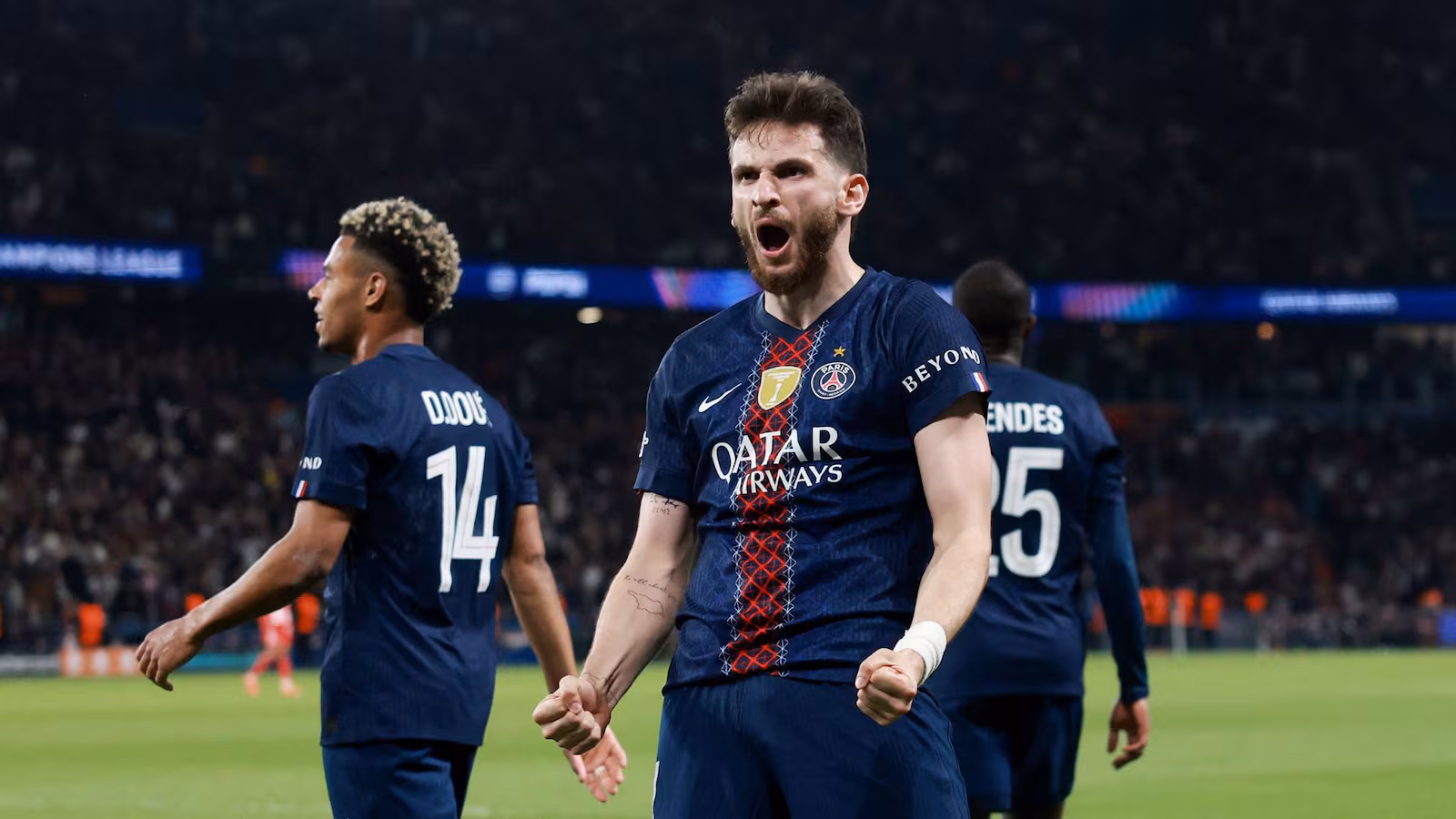 PSG vence o Bayern em jogo histórico de nove gols e larga na frente nas semis da Champions