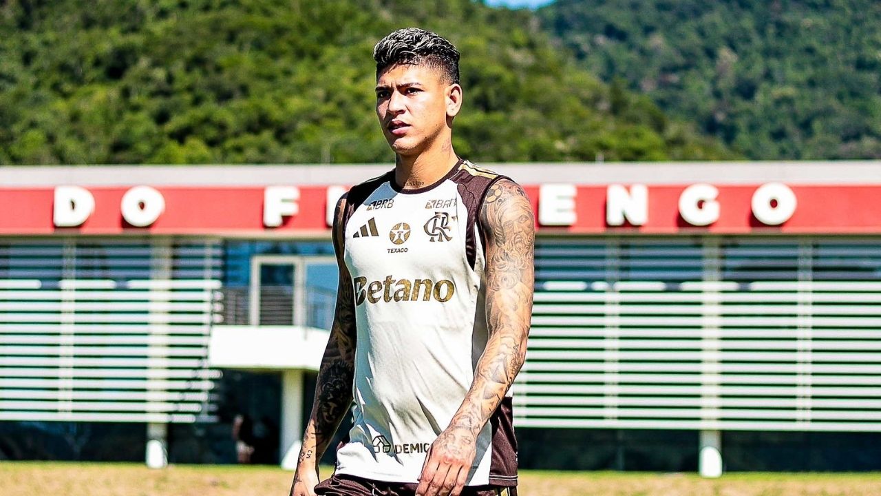 STJD define pena para Carrascal, do Flamengo