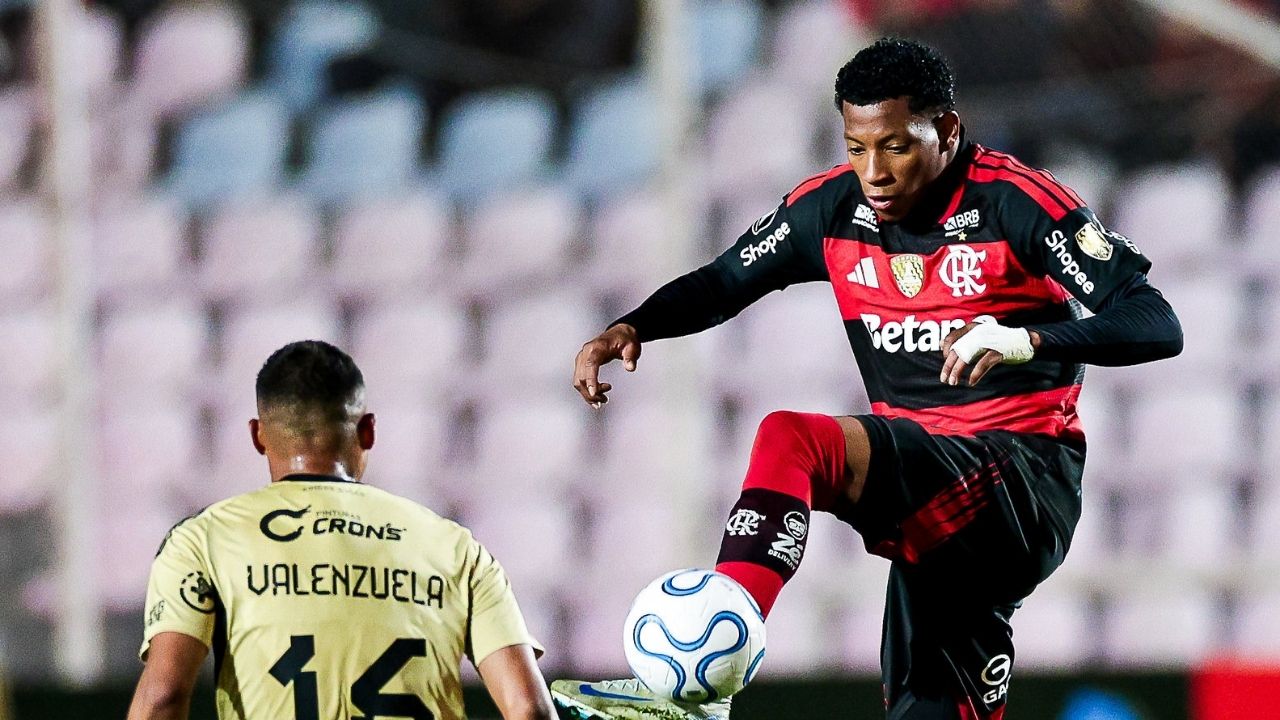 VAR em Flamengo x Cusco gera polêmica e repercute na Europa: "Escândalo"