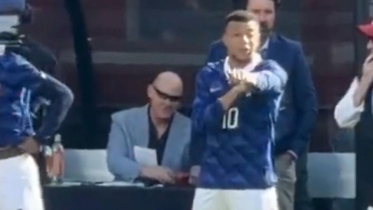 Vídeo: Mbappé 'rouba' braçadeira de capitão de companheiro e gera revolta
