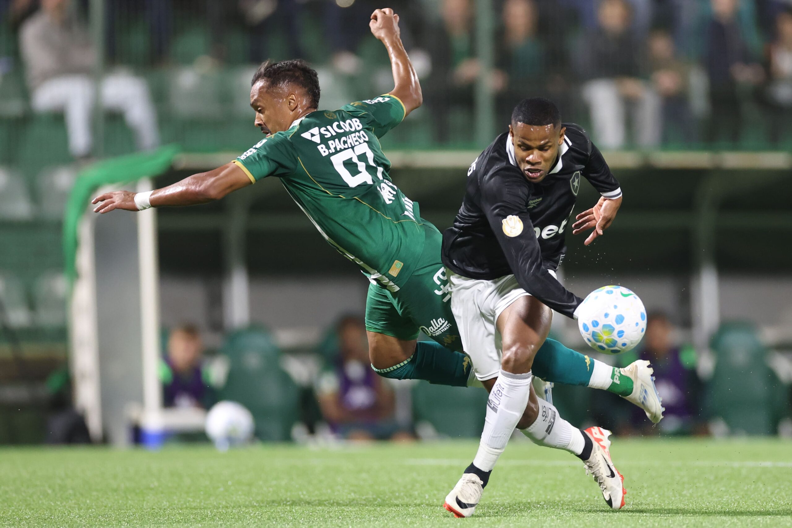 Botafogo perde para a Chapecoense e é eliminado da Copa do Brasil