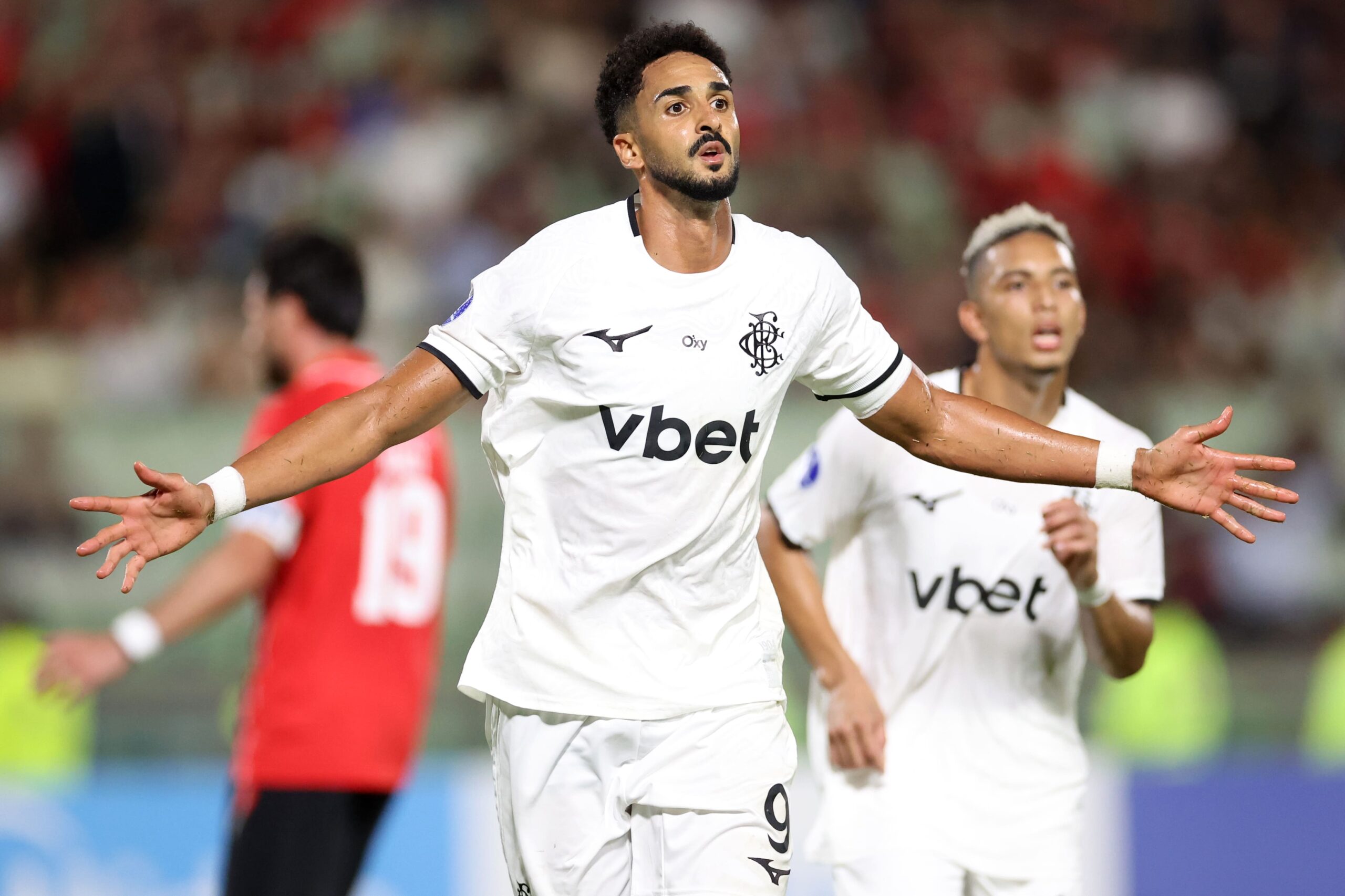 Caracas 1 x 3 Botafogo: ouça os gols da vitória do Fogão na voz de Gabriel Andrezo