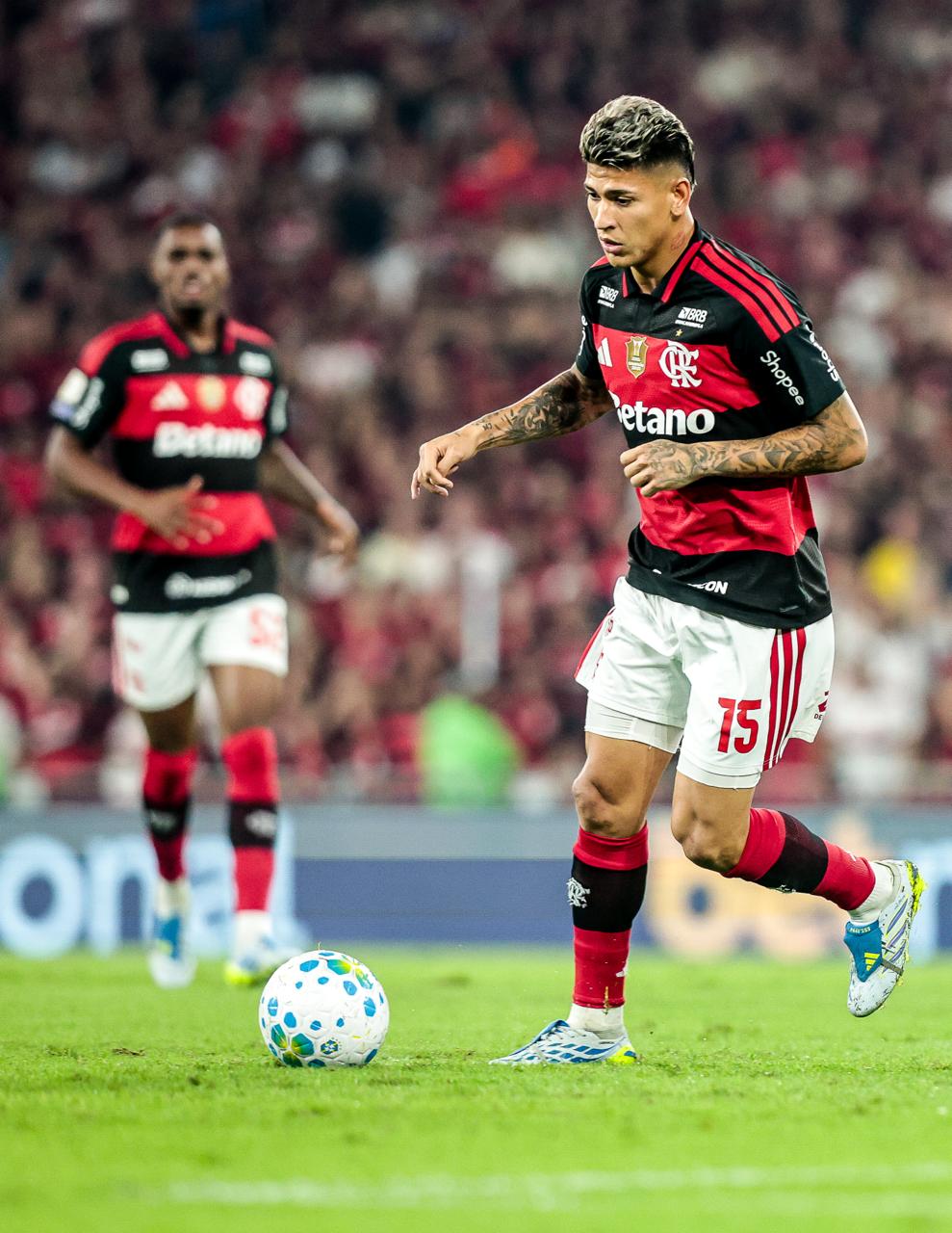 Carrascal chega a terceira expulsão em 3 meses pelo Flamengo