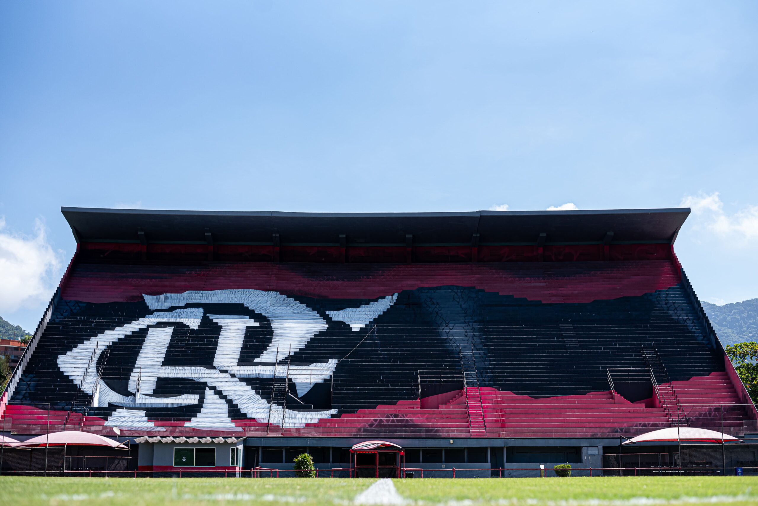 Em nota oficial, Flamengo critica manutenção de jogo contra o Coritiba pelo Brasileirão