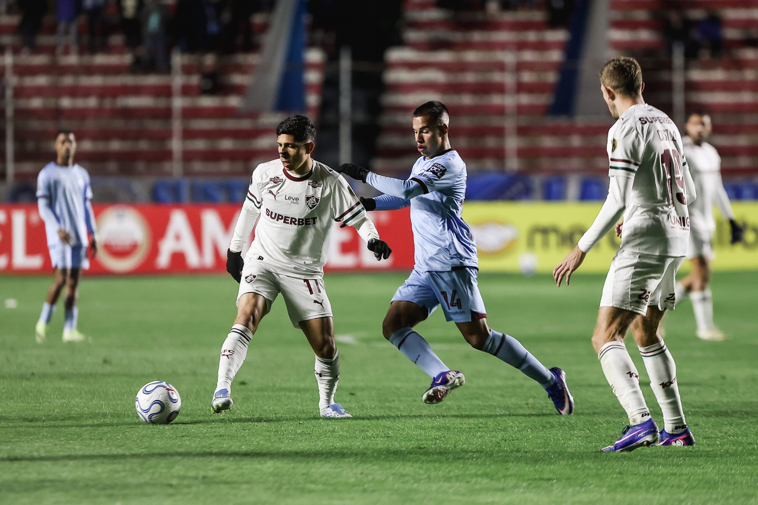 Fluminense perde para o Bolívar na altitude e se complica na Libertadores