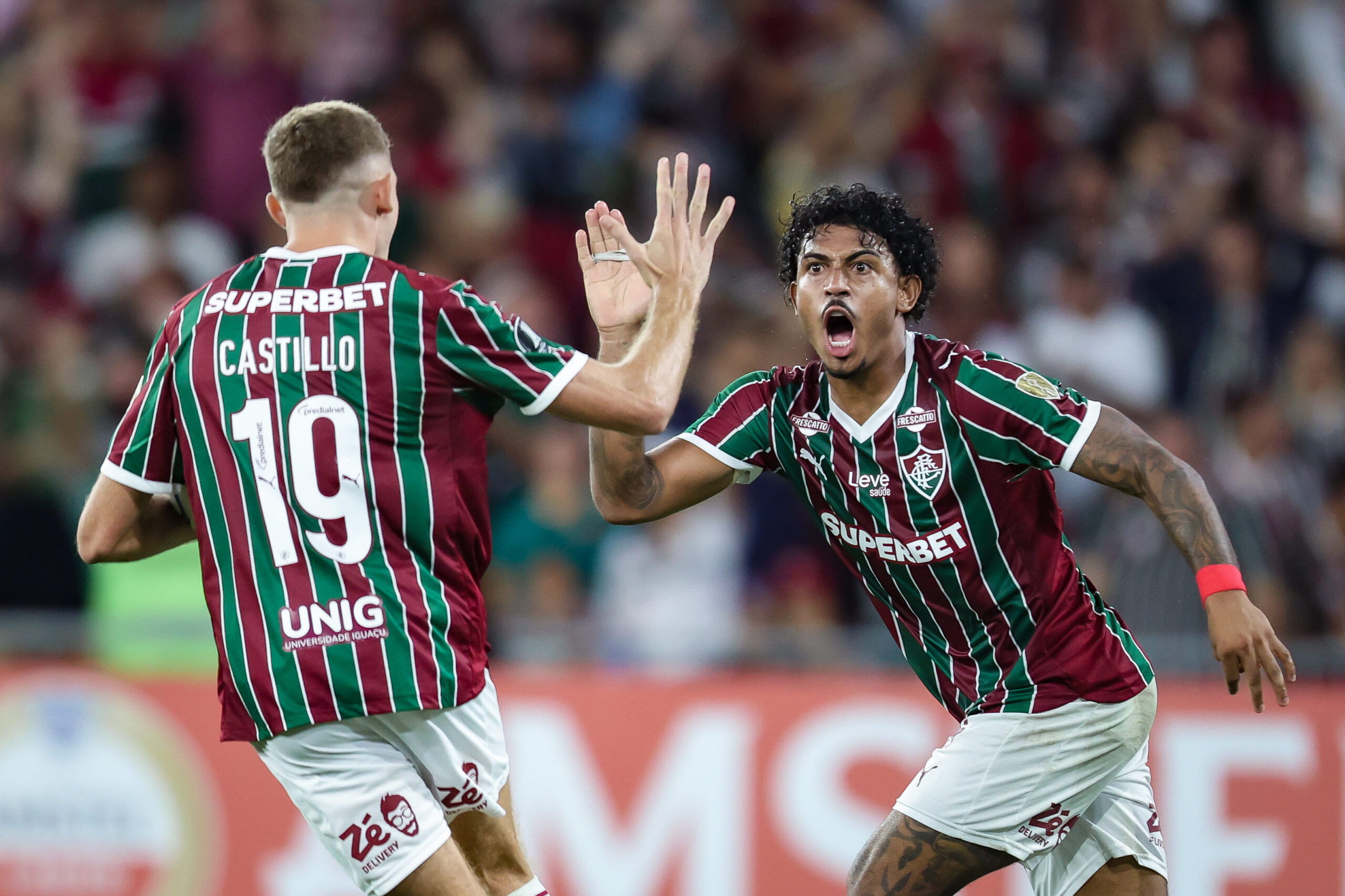 Fluminense vence Bolívar no Maracanã e segue vivo na Libertadores