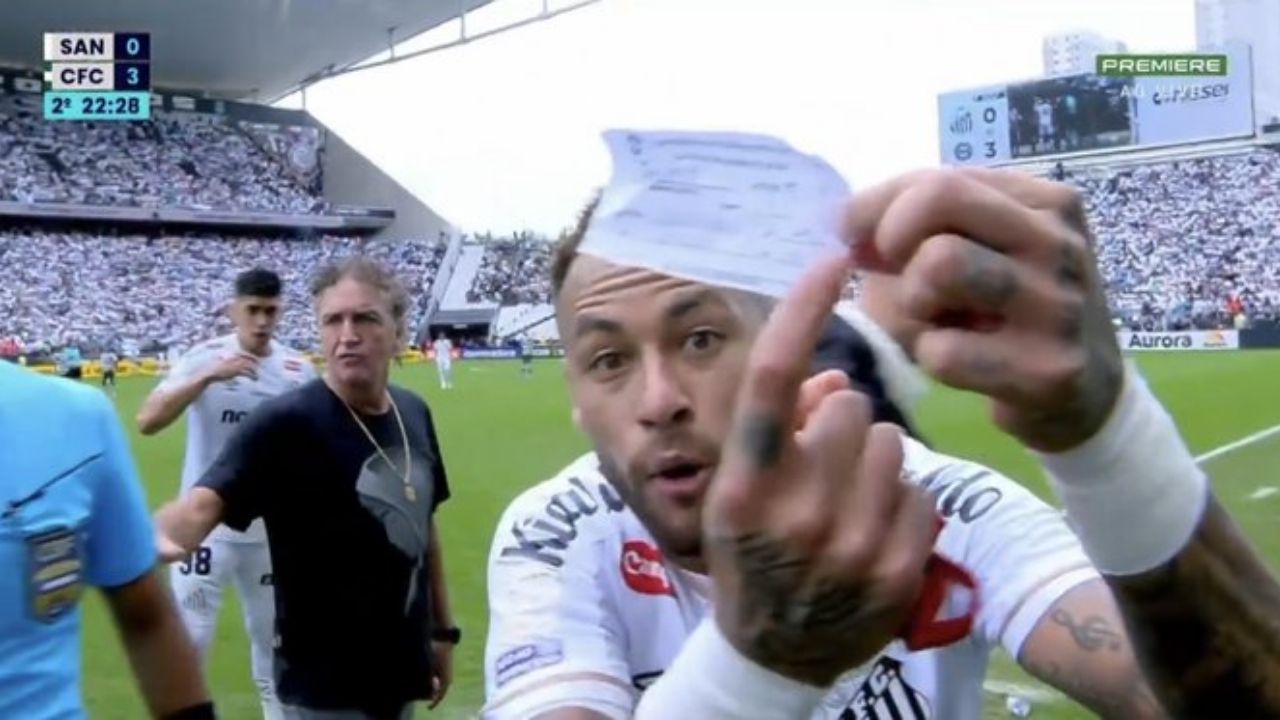 Inacreditável: Neymar é substituído por engano em partida do Santos; assista